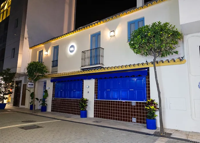 Olas Del Mar إِستيبونا